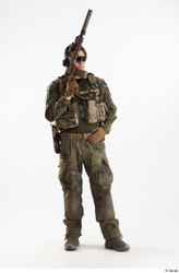  Frankie Perry KSK Recon Standing with Gun 